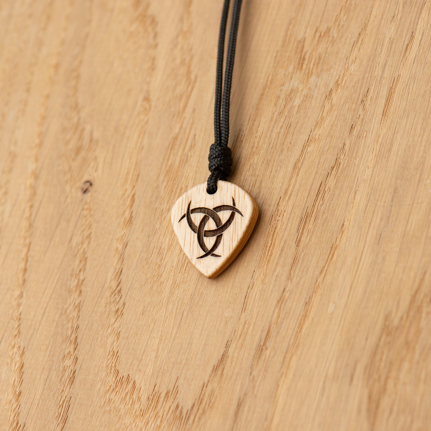 Pick Pendant "Limelight" - Swamp Ash
