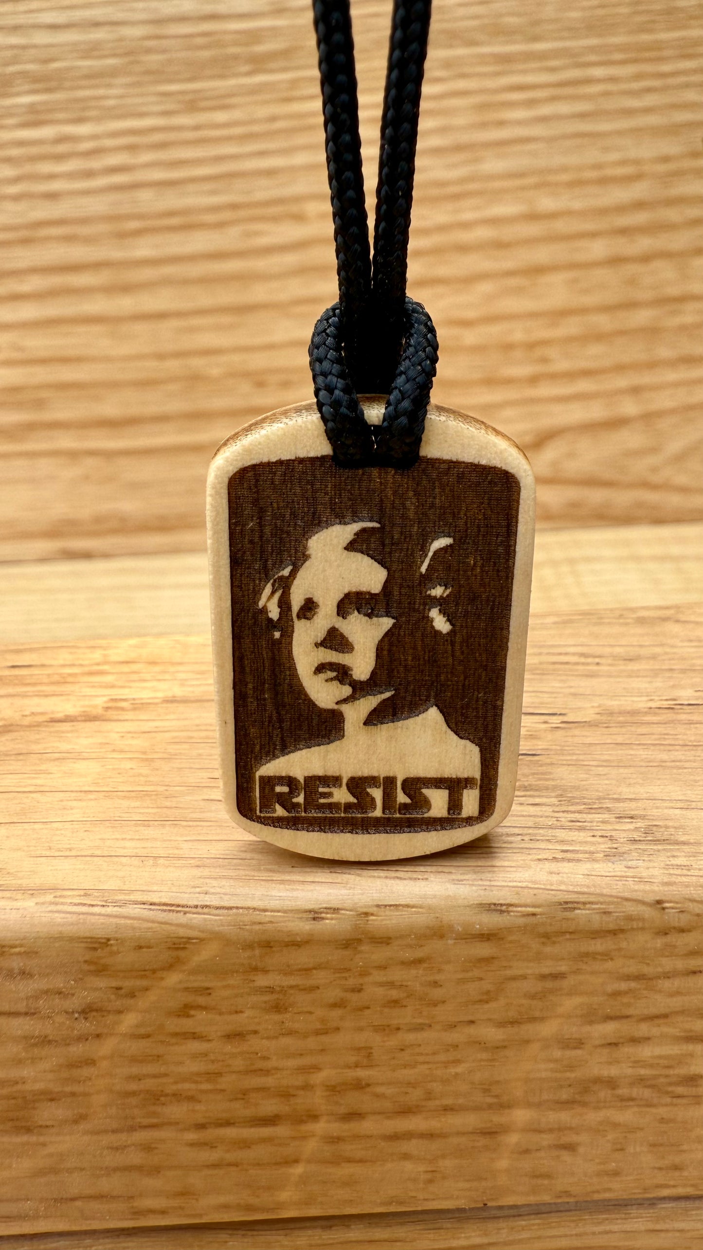 ciondolo in legno princess leia