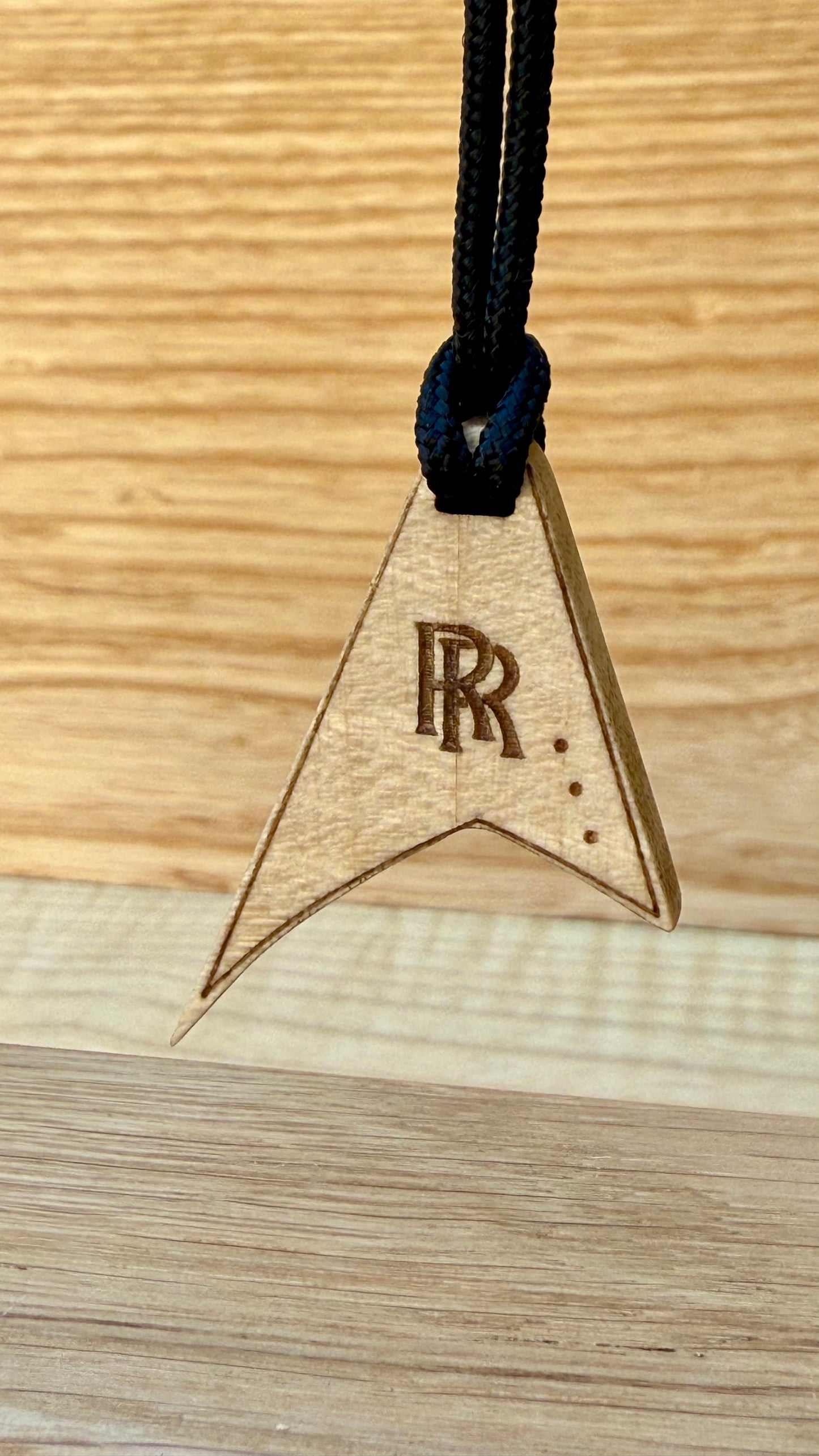 Randy Rhoads Tribute – Iconic Guitar Pendant