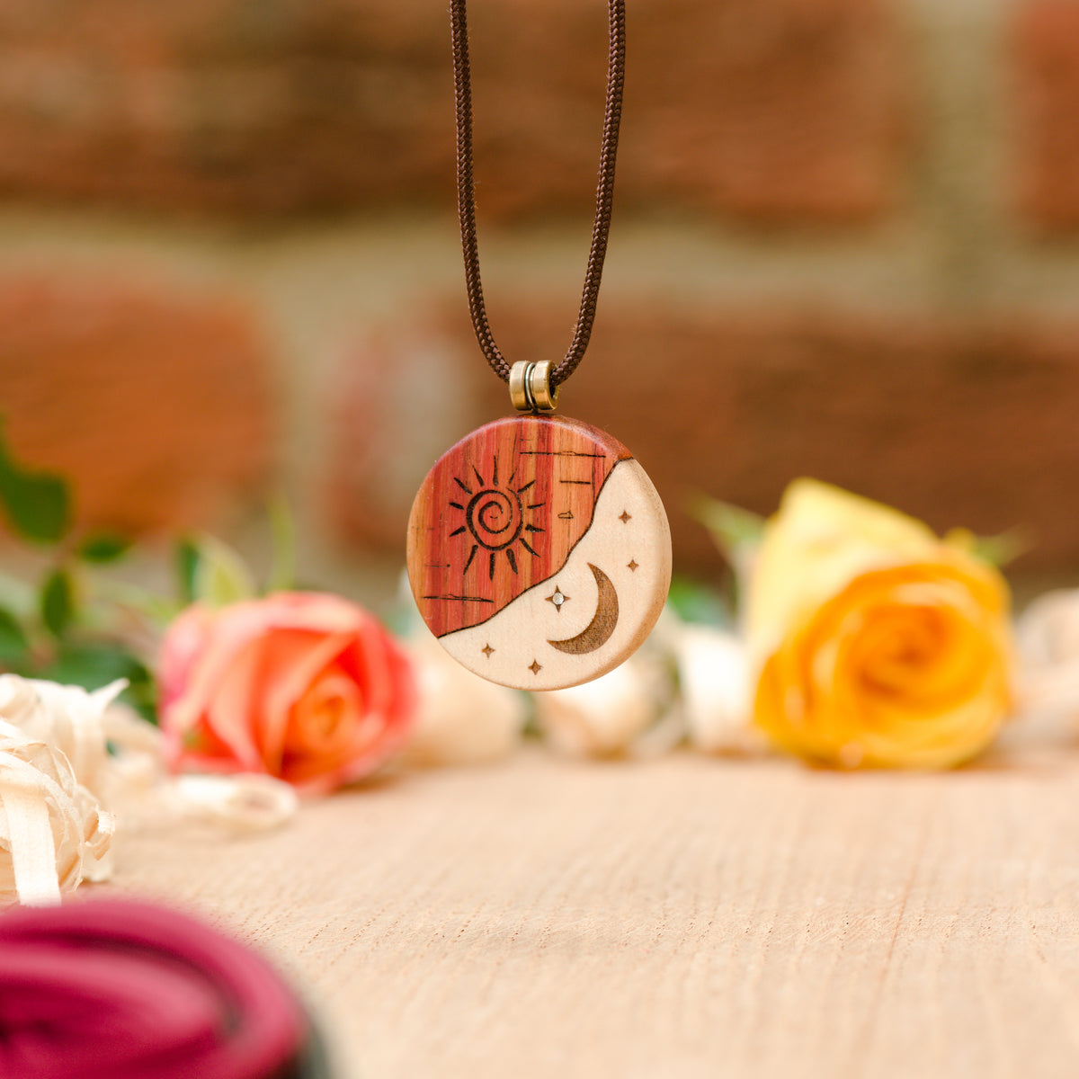 Ciondolo Sole e Luna "Sirius" in Flamed Maple e Bois de Rose