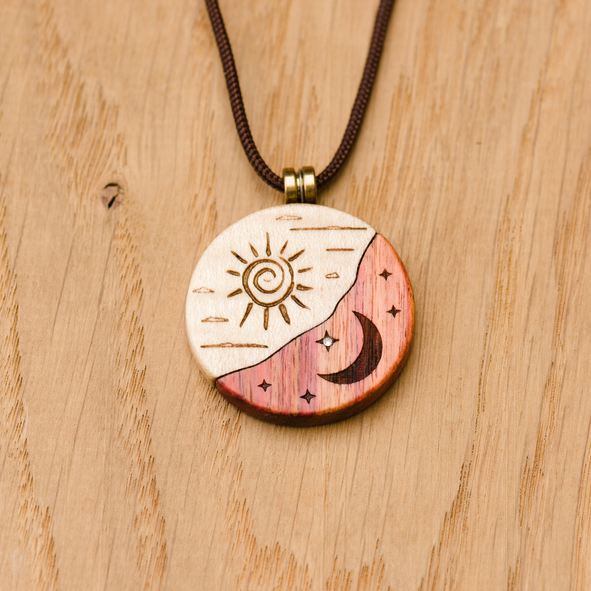 Ciondolo Sole e Luna "Sirius" in Flamed Maple e Bois de Rose