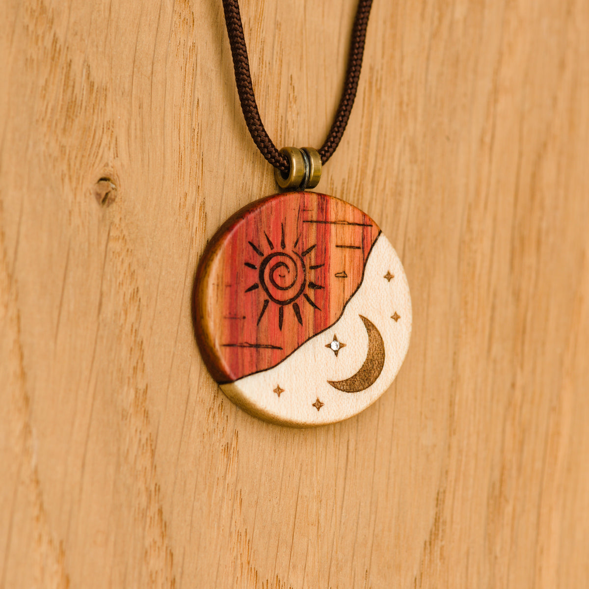 Ciondolo Sole e Luna "Sirius" in Flamed Maple e Bois de Rose