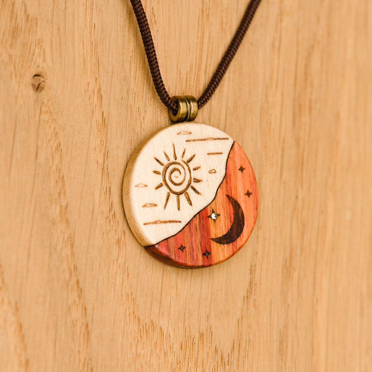 Ciondolo Sole e Luna "Sirius" in Flamed Maple e Bois de Rose