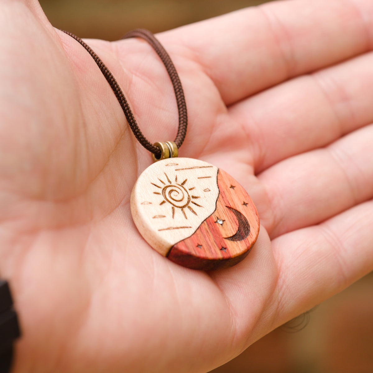 Ciondolo Sole e Luna "Sirius" in Flamed Maple e Bois de Rose