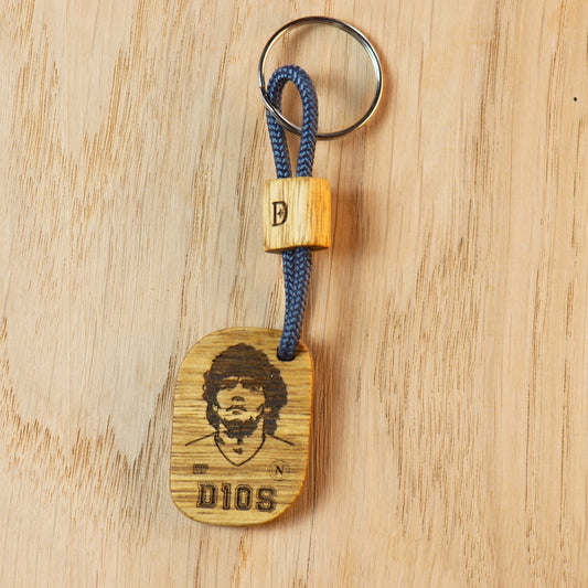 Portachiavi “Diego Armando Maradona – El Pibe de Oro” in legno di Korina
