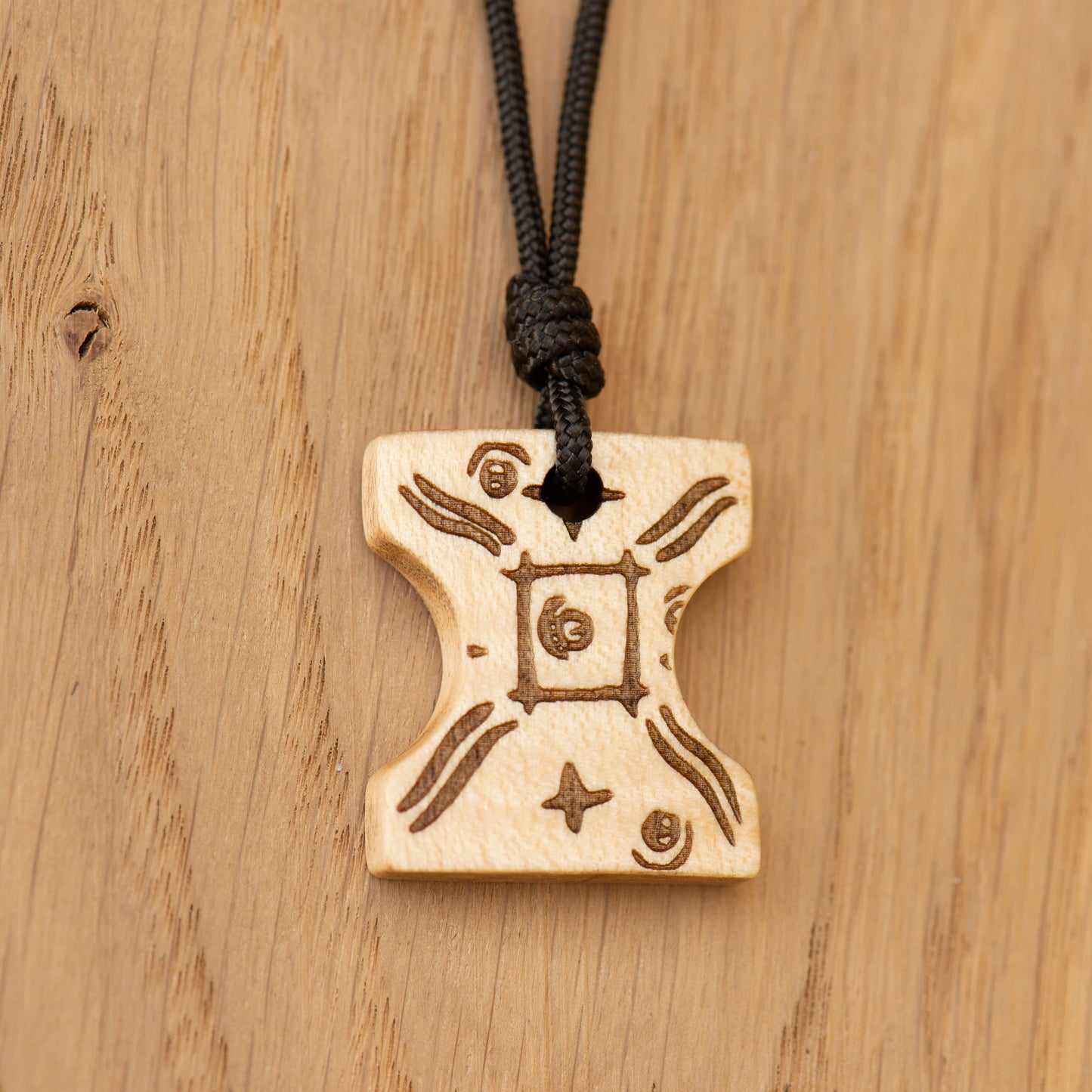 Japor-snippet-pendant-star-wars-real-wood-flamed-maple