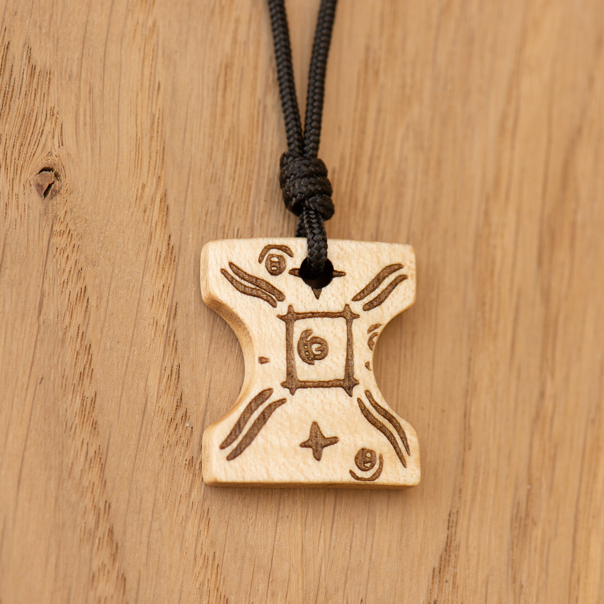 Japor-snippet-pendant-star-wars-real-wood-flamed-maple