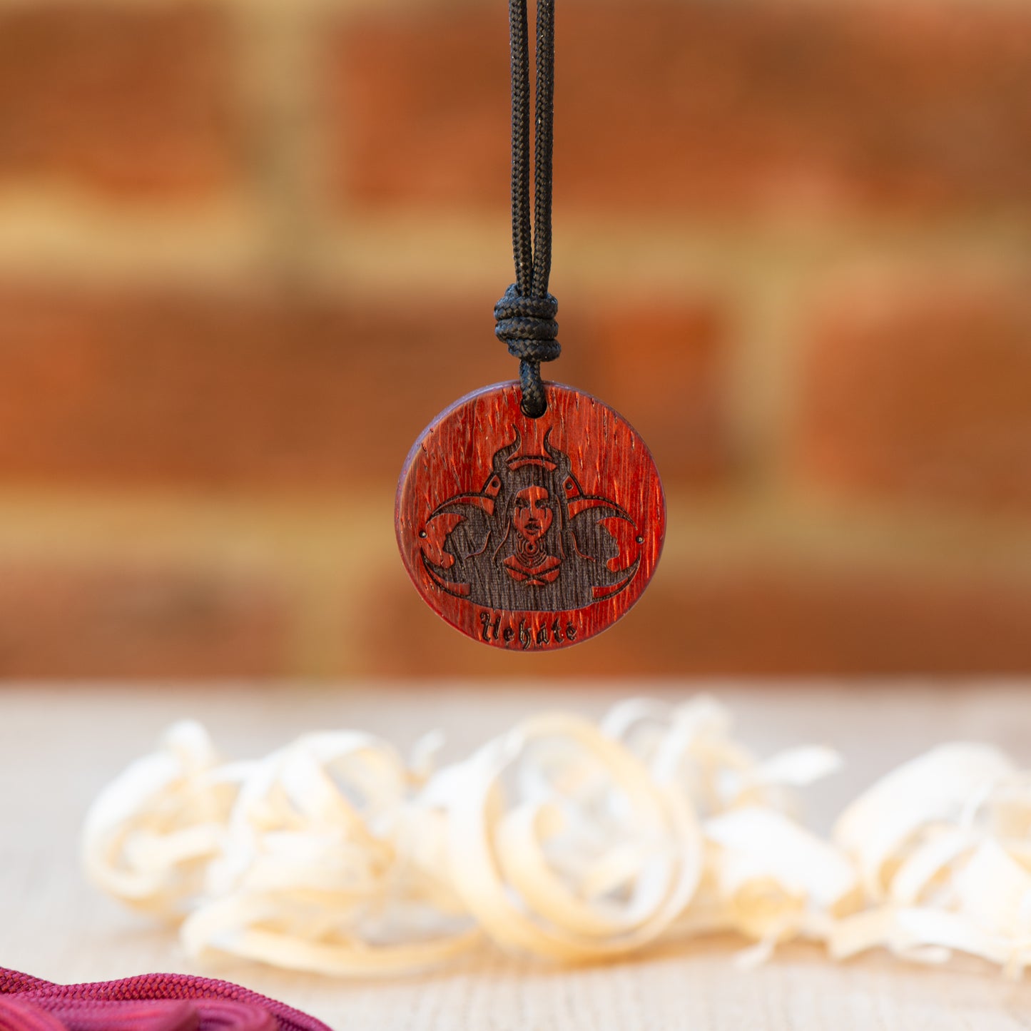 Hekate Moon Pendant – Dea della Luna e della Magia