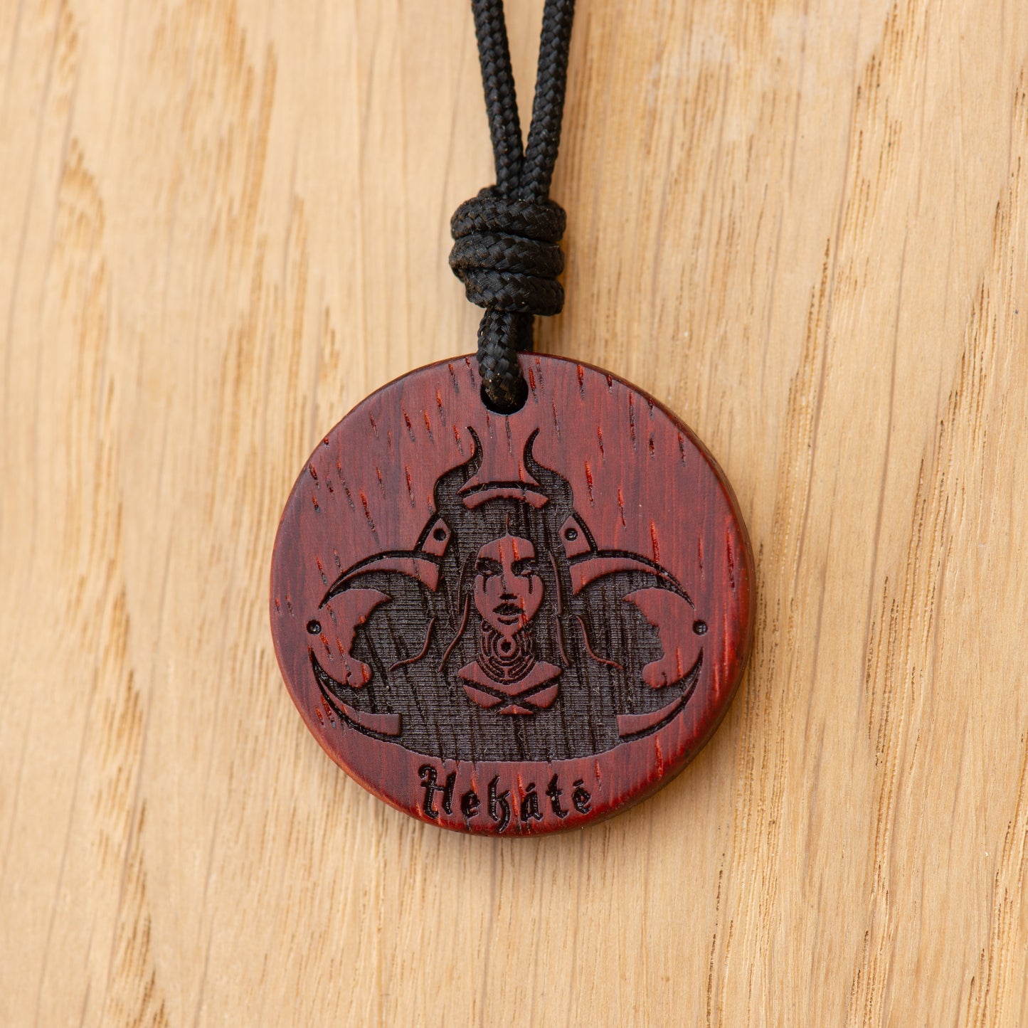 Hekate Moon Pendant – Dea della Luna e della Magia