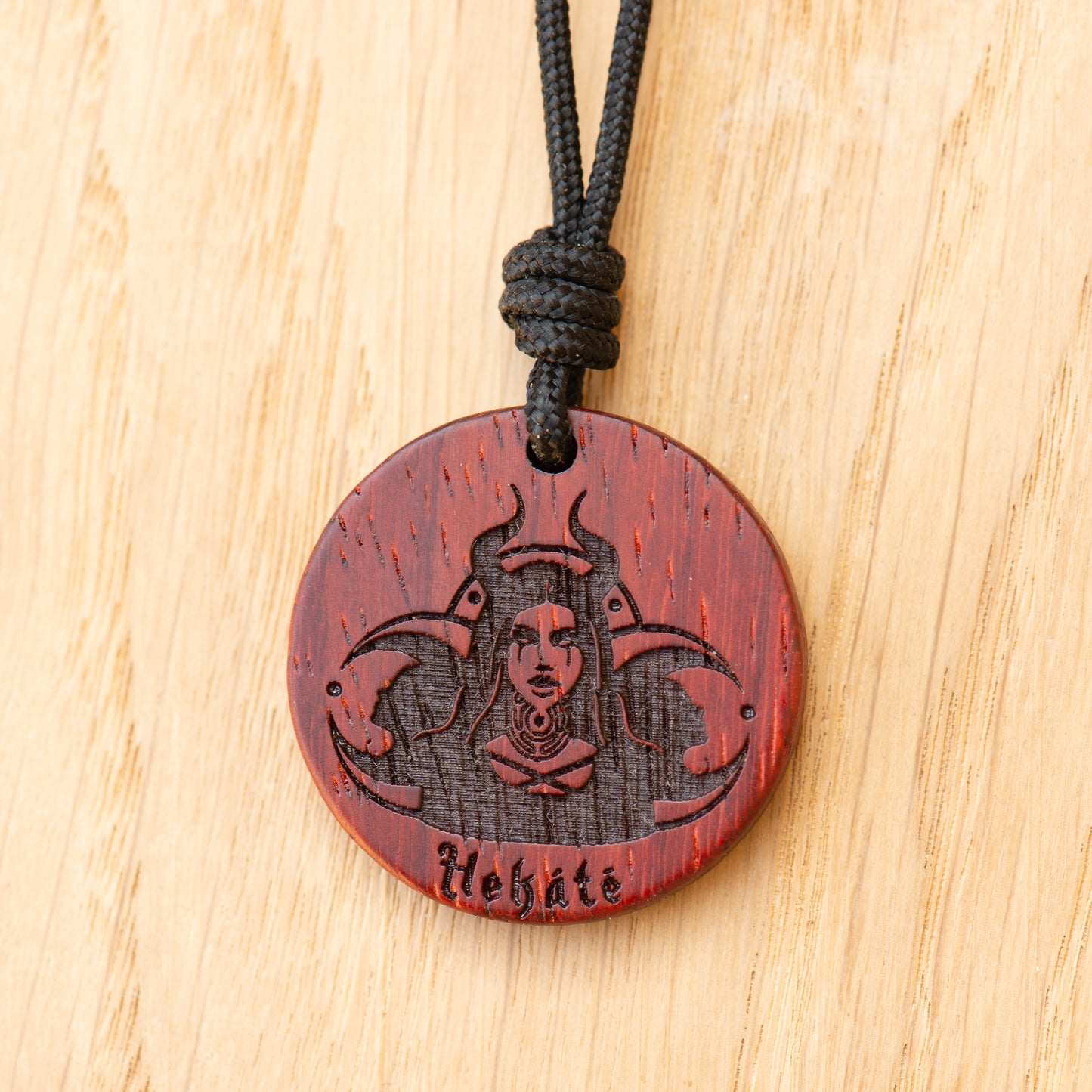 Hekate Moon Pendant – Dea della Luna e della Magia