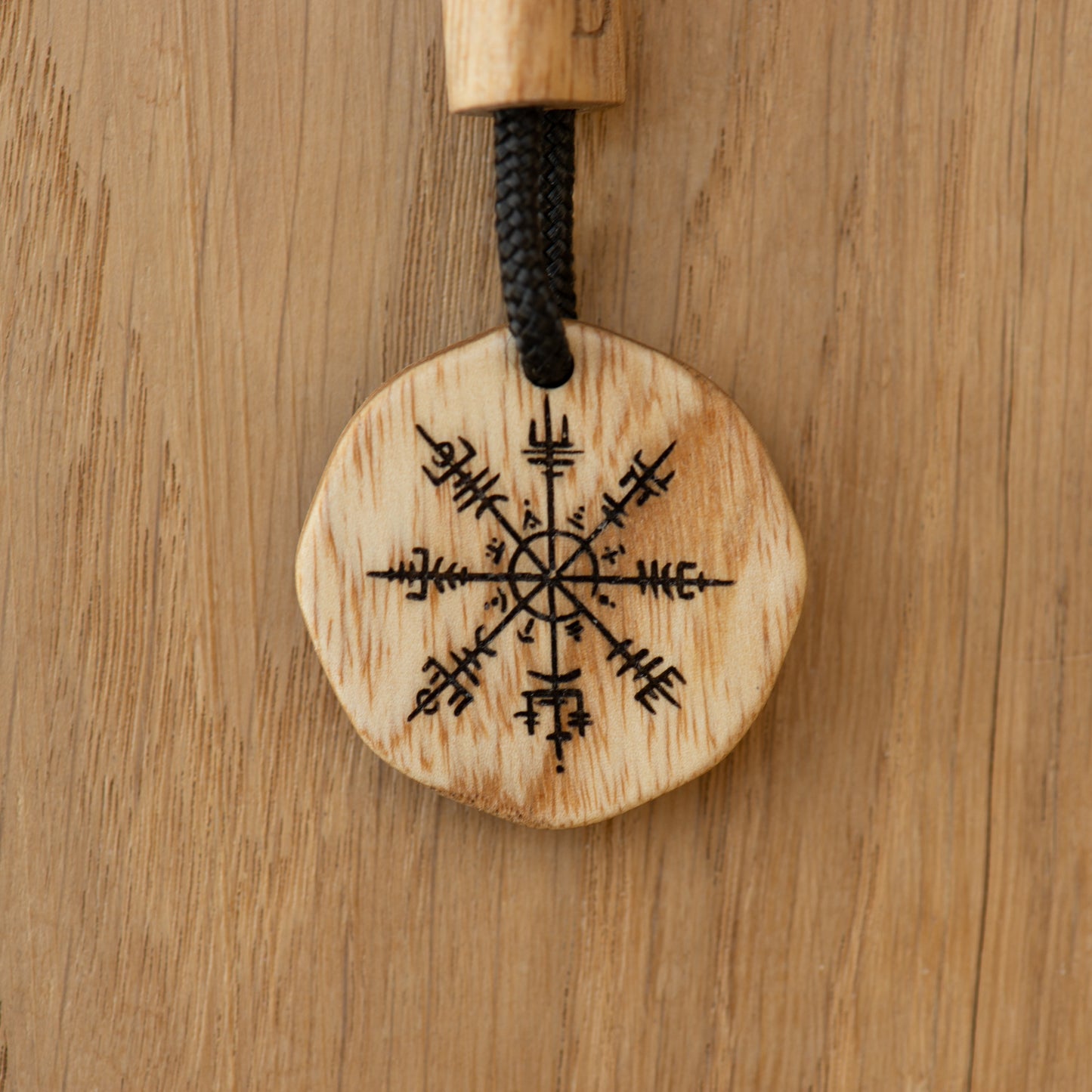 Vegvisir Keychain in Swamp Ash