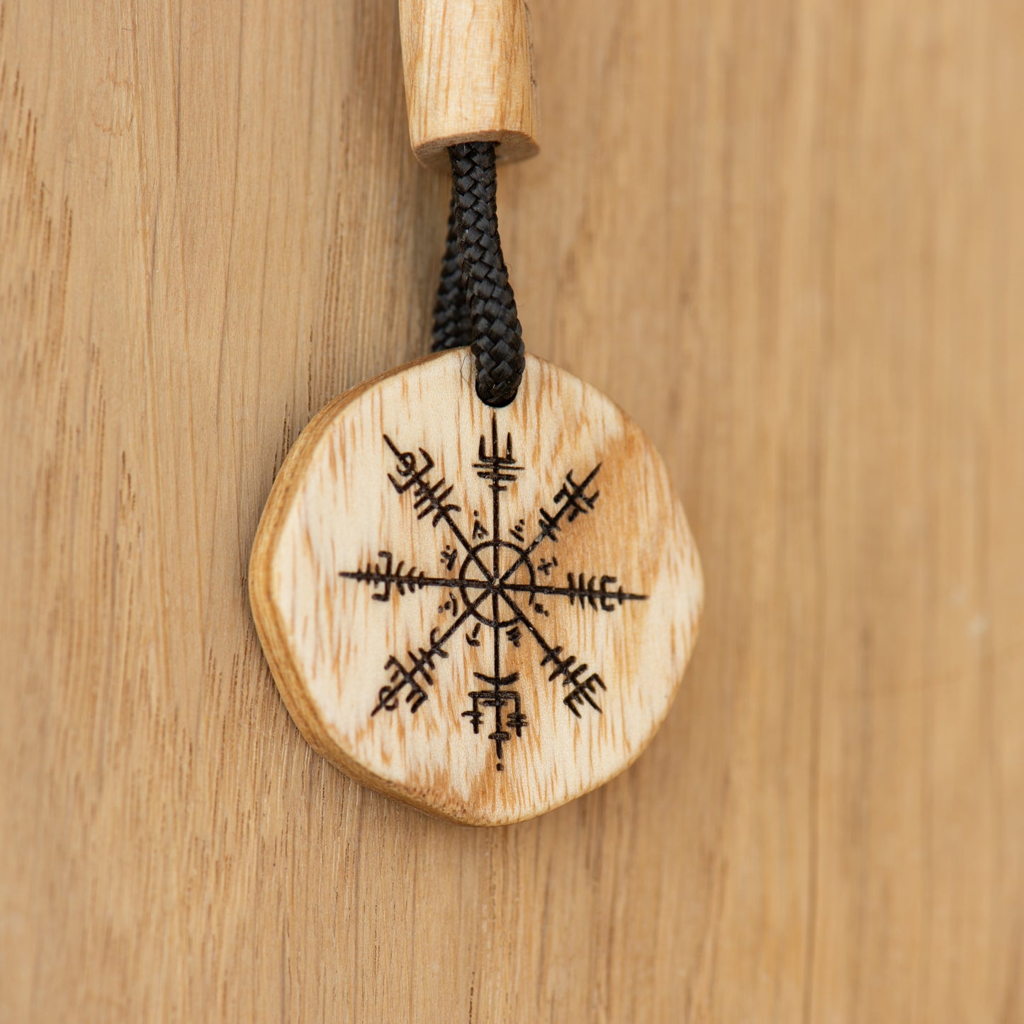 Vegvisir Keychain in Swamp Ash