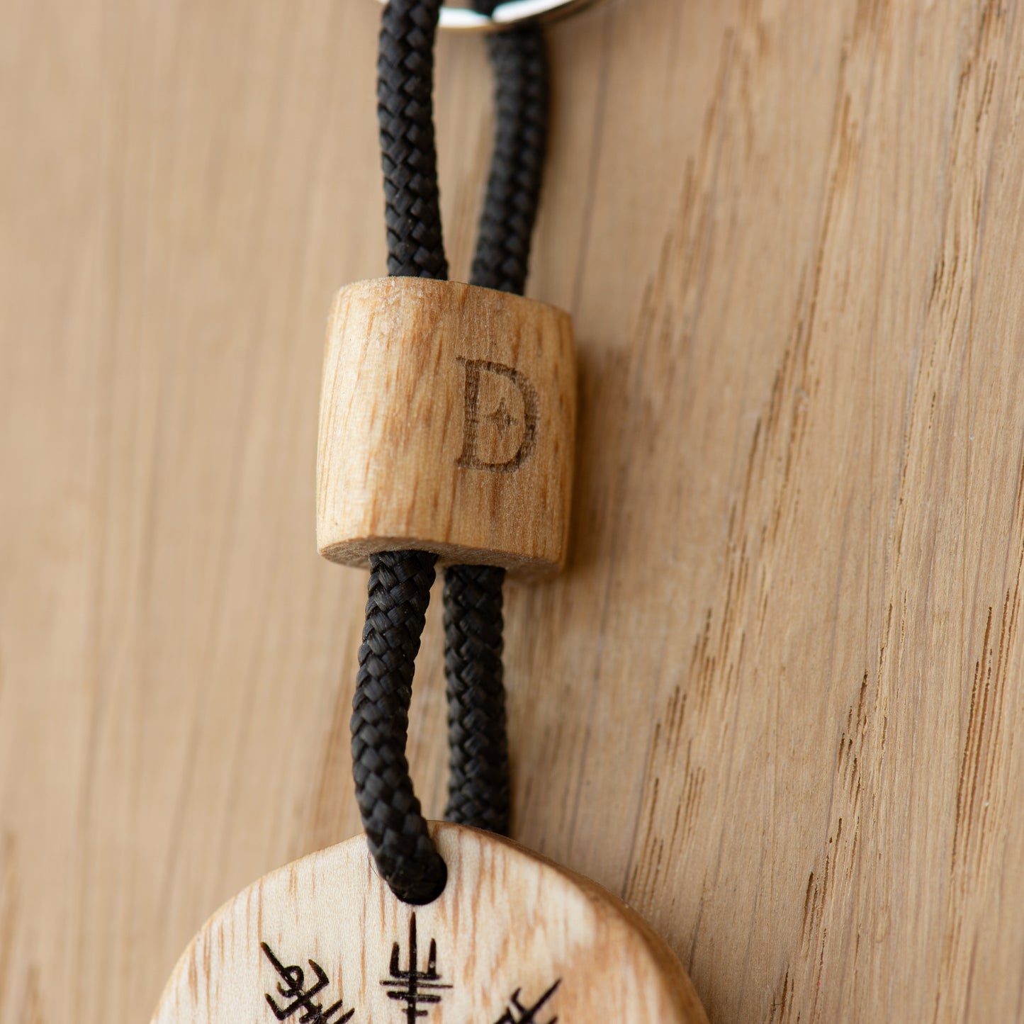 Vegvisir Keychain in Swamp Ash