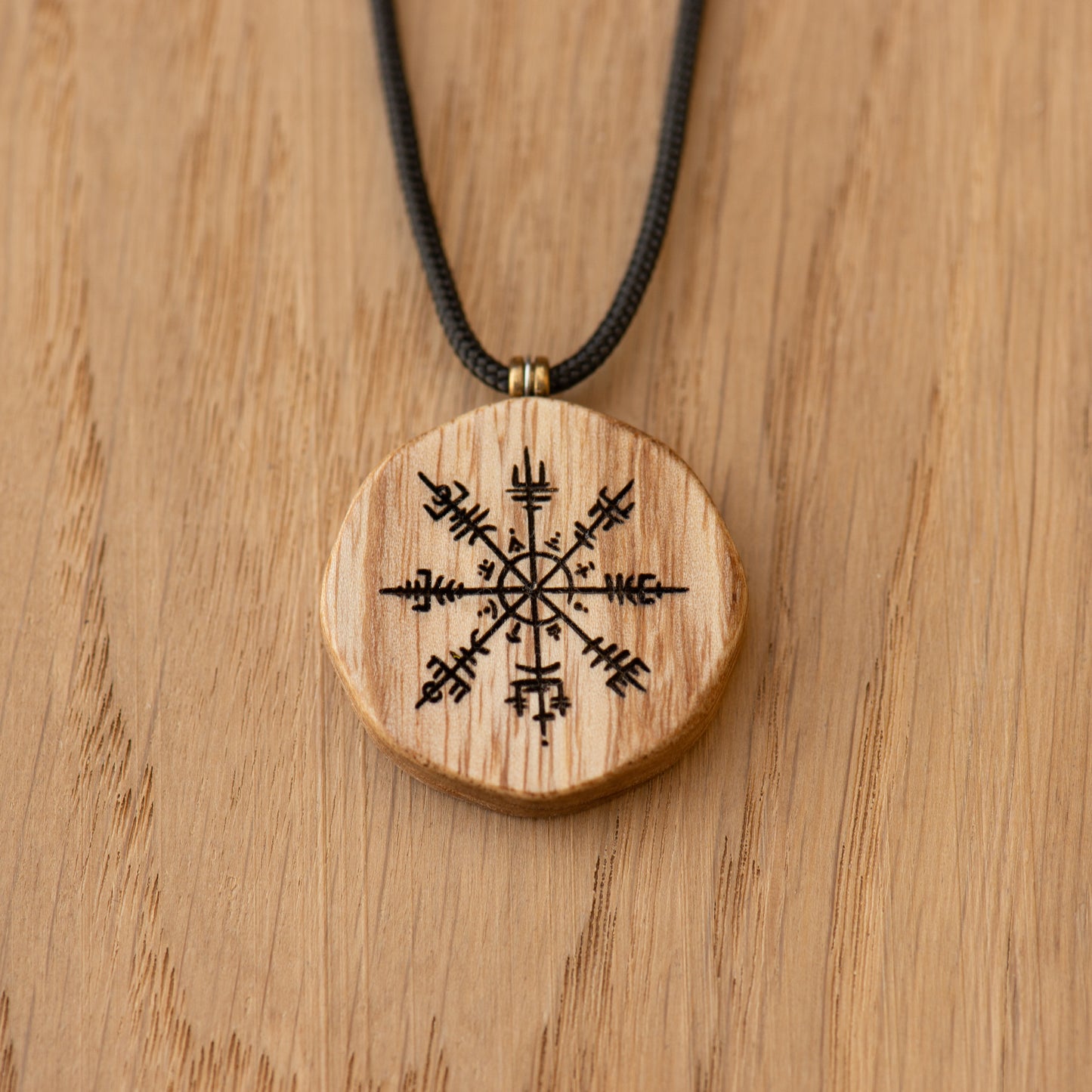 Ciondolo Vegvisir - Talismano Nordico in Swamp Ash