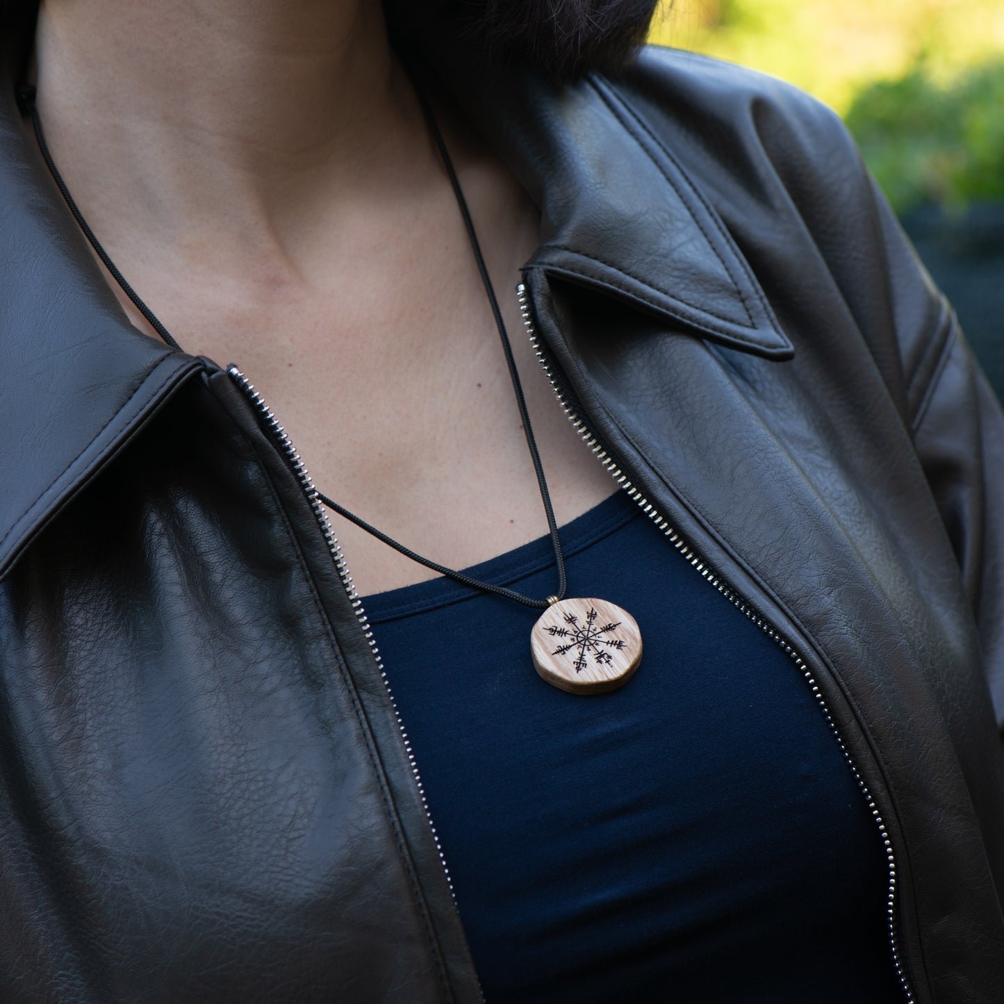 Ciondolo Vegvisir - Talismano Nordico in Swamp Ash