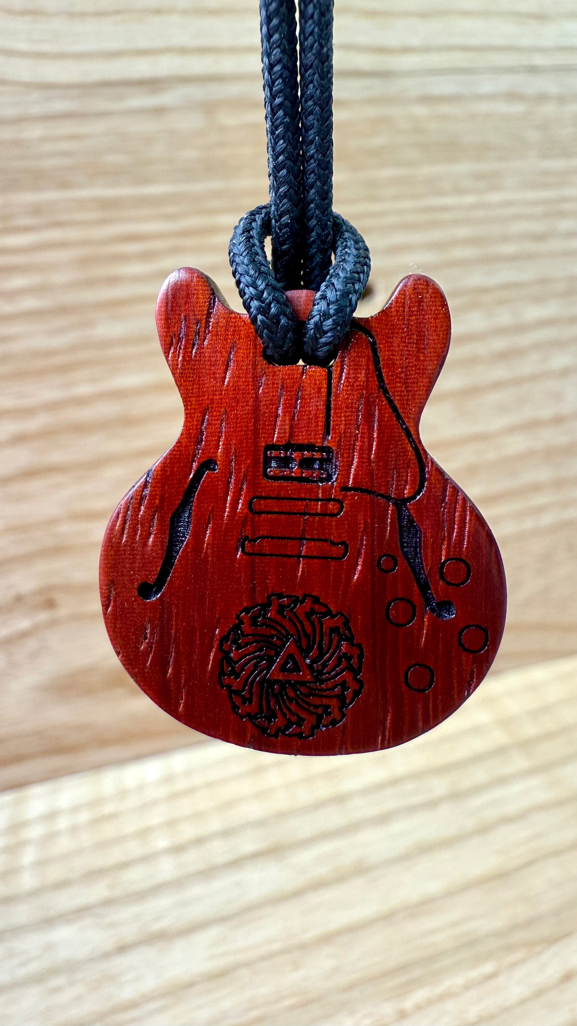 chris cornell guitar pendant - soundgarden