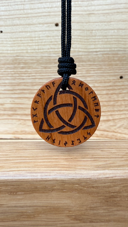 Ciondolo Triquetra con rune celtiche