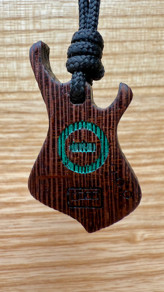 ciondolo in legno peter steele bass