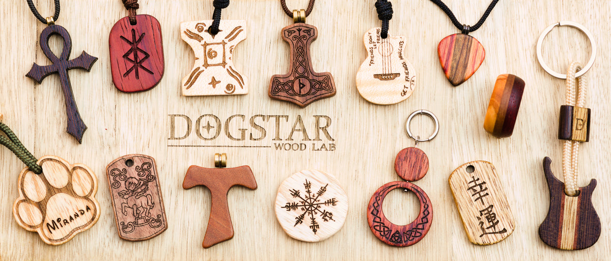 Ciondoli e amuleti artigianali in legno di liuteria - banner Dogstar Wood Lab
