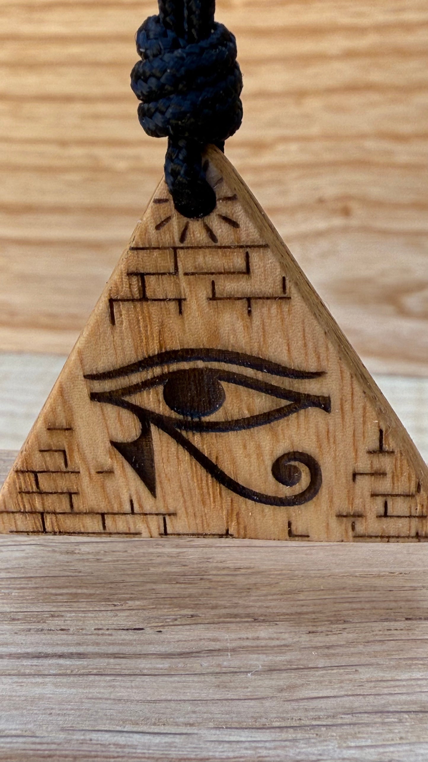 Amuleto Udjat Piramide – Occhio di Horus