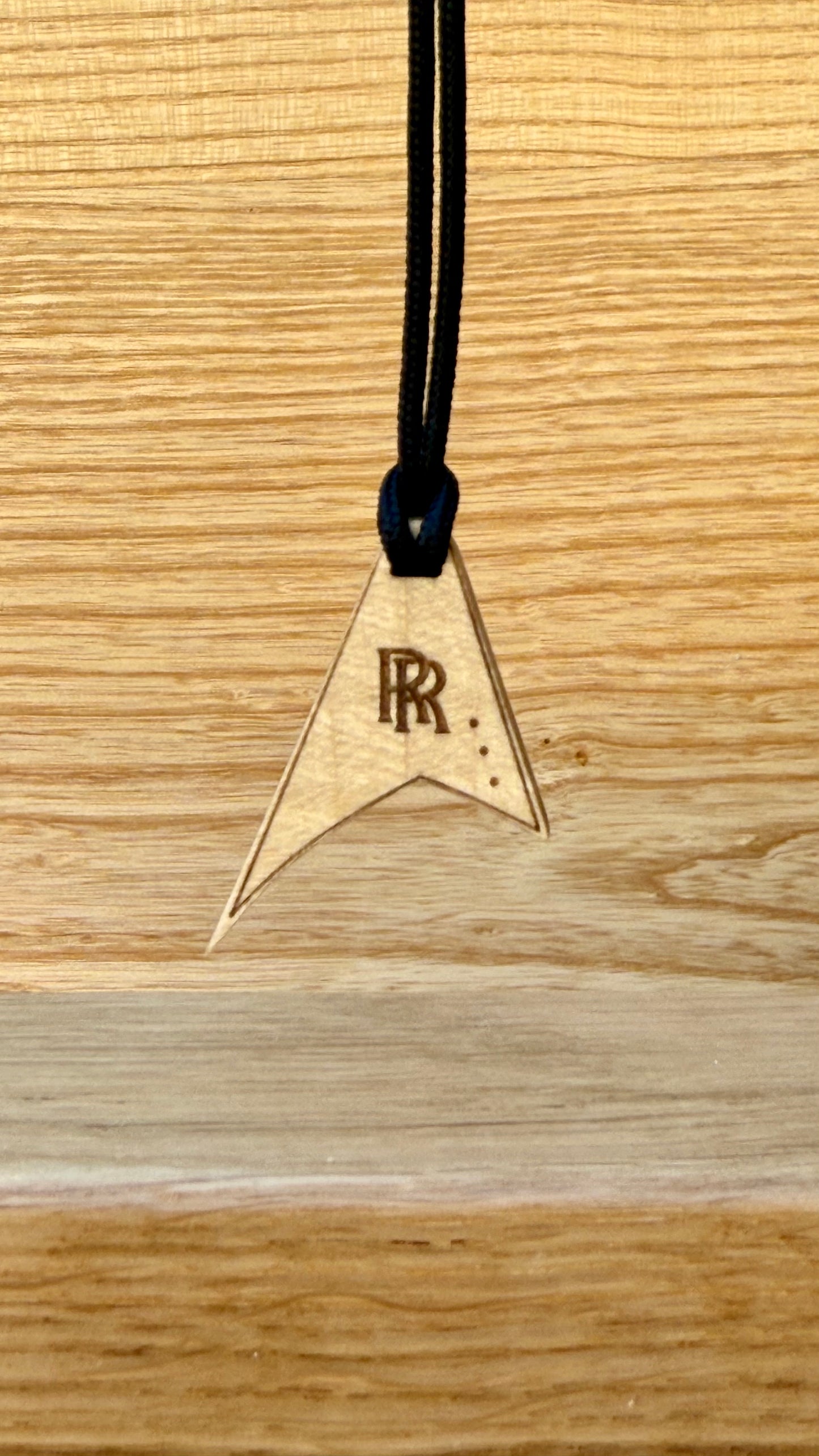 Randy Rhoads Tribute – Iconic Guitar Pendant