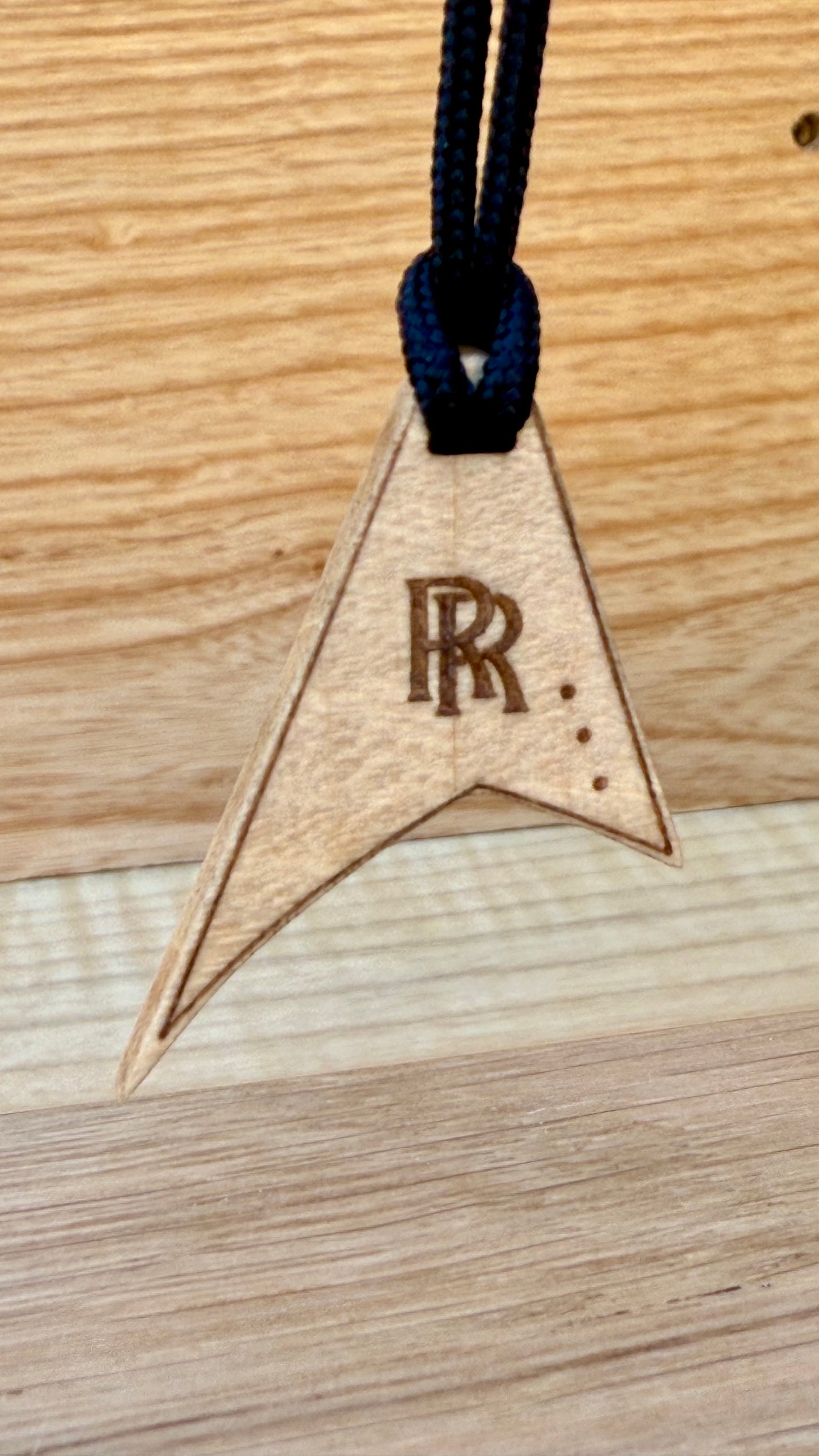 Randy Rhoads Tribute – Iconic Guitar Pendant