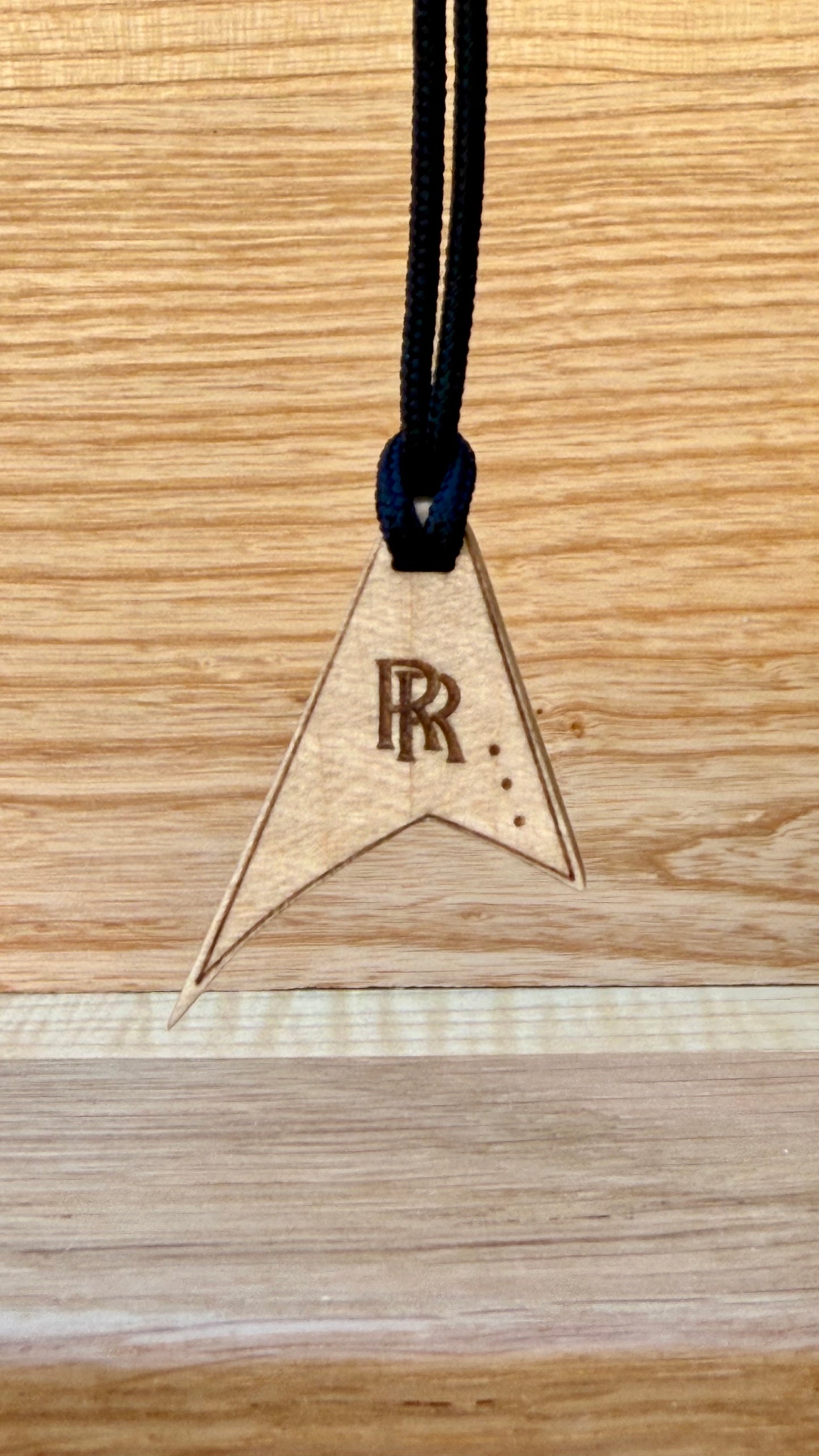 Randy Rhoads Tribute – Iconic Guitar Pendant